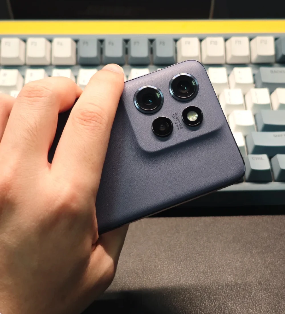 هاتف ذكي S50 Dimensity 7300 5G بشاشة 6.36 بوصة 120 هرتز P-OLED بقدرة 4310 مللي أمبير في الساعة 68 وات SuperVOOC كاميرا 50 ميجابكسل NFC OTA