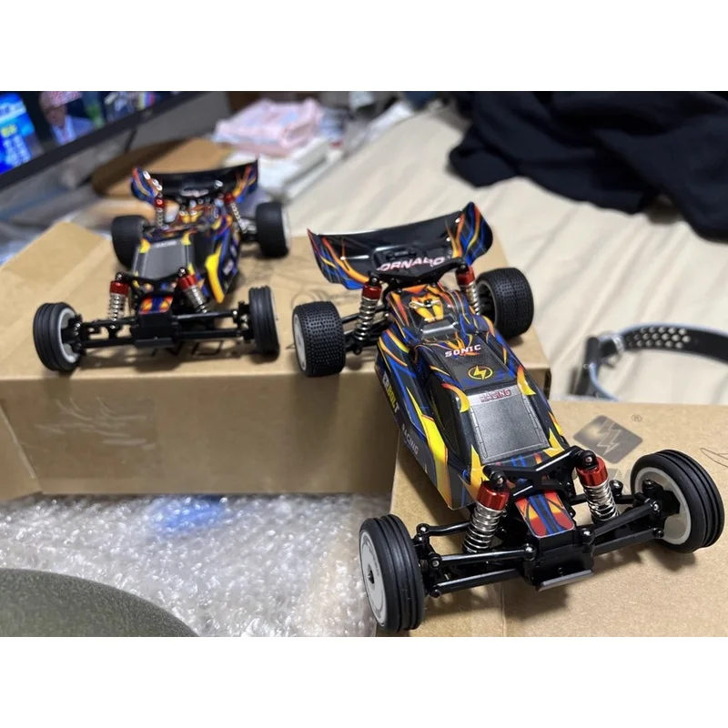 

Хит продаж: радиоуправляемая машинка WLtoys 244016, масштаб 1:24, электрическая, высокоскоростная ​ ​ Радиоуправляемая модель внедорожной дрифт-машины, скорость 25 км/ч, игрушки для детей