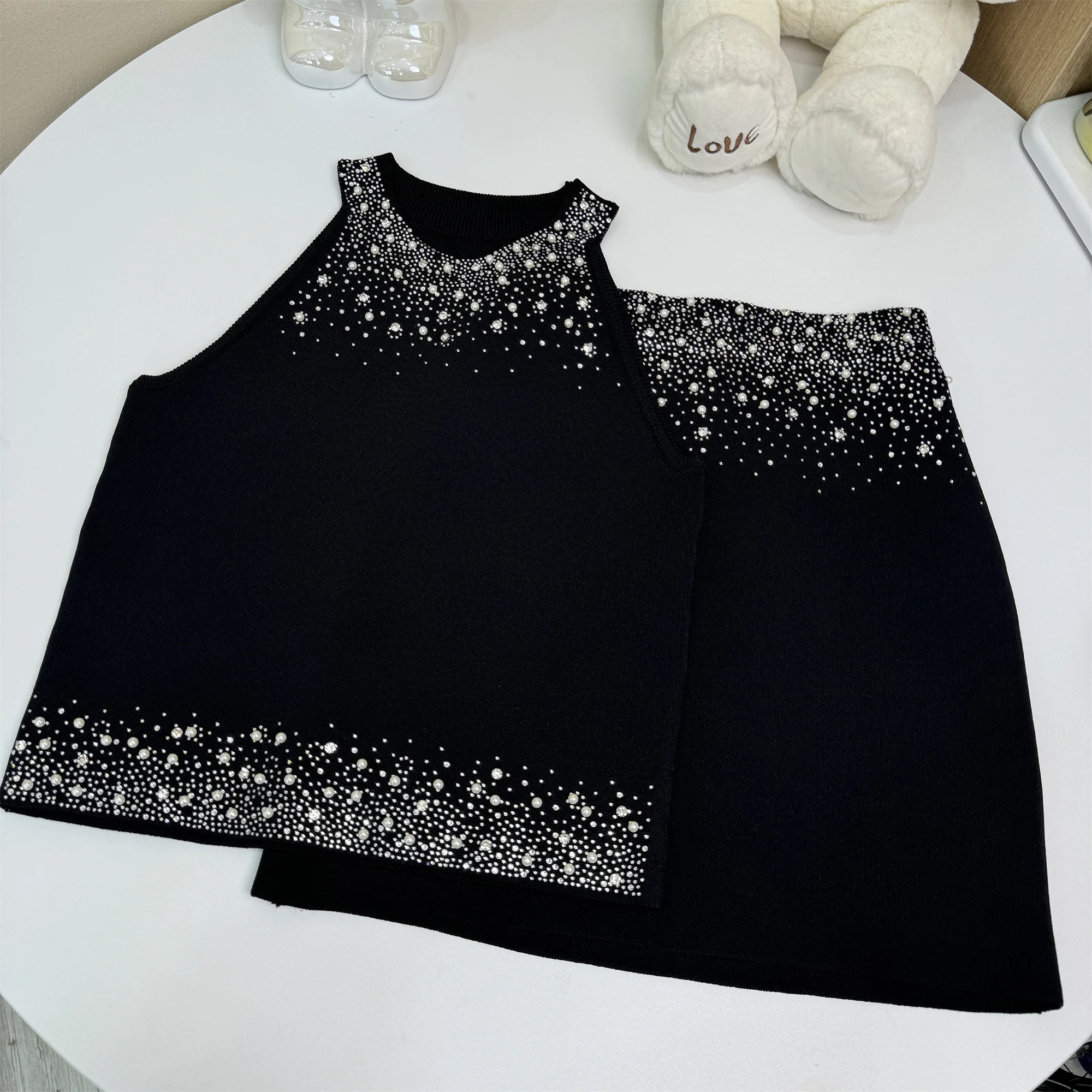 

High Quality French Luxury Diamonds Knitted 2 Piece Set For Womem Nail Bead Top + Short Skirt Two Piece Outfit Ensemble Femme