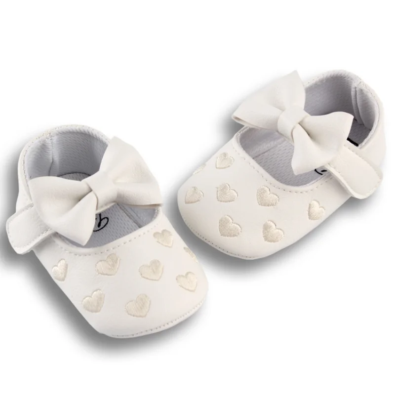 Zapatos clásicos con bordado de amor para bebé, zapatos cómodos de suela suave para niños pequeños, zapatos versátiles para bebé, zapatos de princesa con estilo