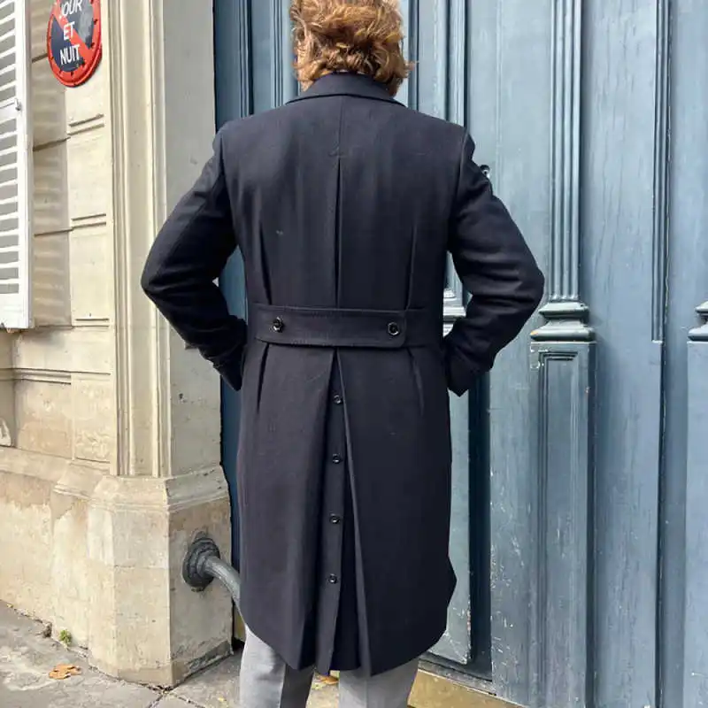 クラシックメンズロングオーバーコート ダブルブレスト ピークドラペル メンズウィンターウォームコート ビジネス外出コート カスタムメイド