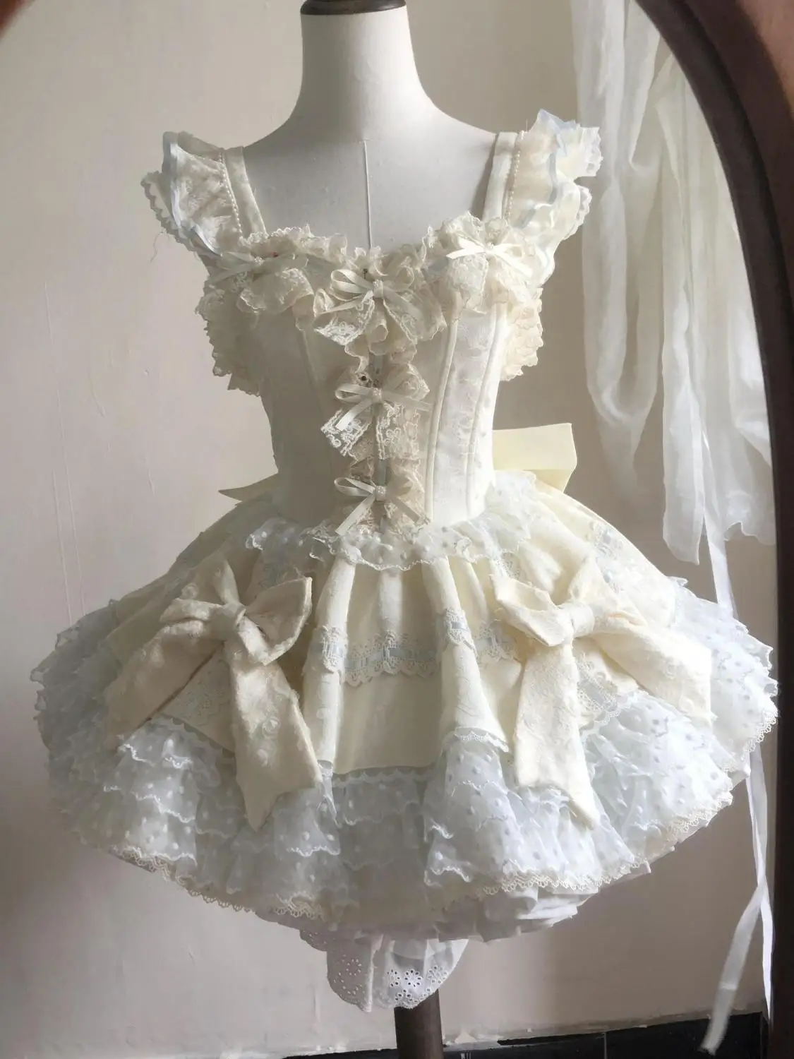 SOIOMES French-style slimming, sweet and cute lace-embroidered color-matching contrasting Lolita puffy cake-style short dress