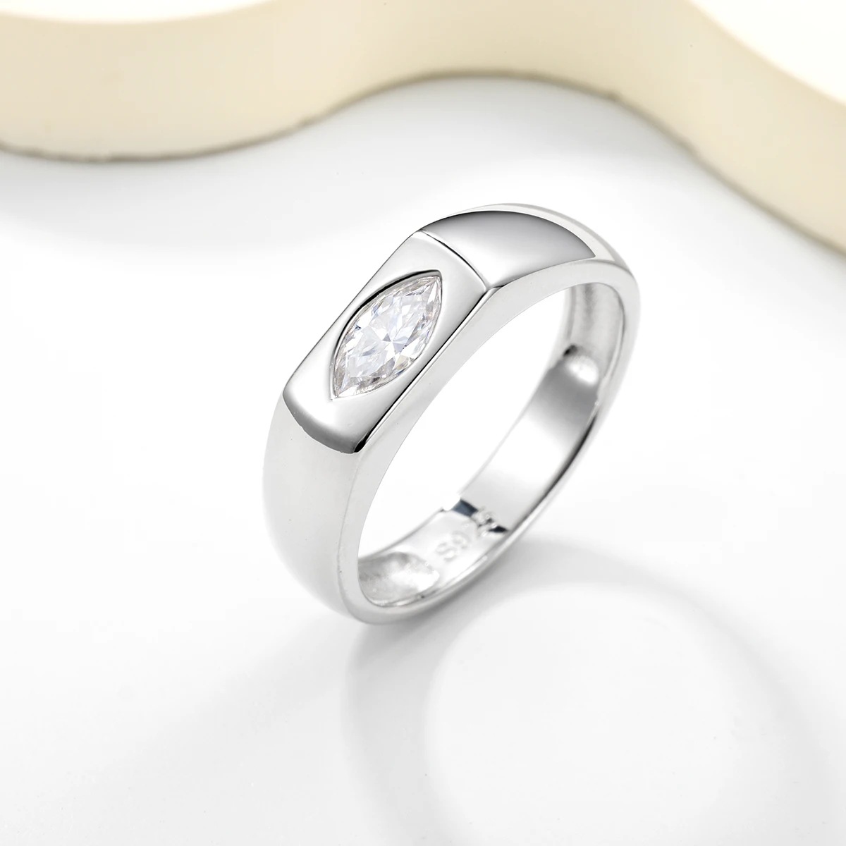 

S925 sterling silver plated with 18K white gold marquise-cut moissanite minimalist ring 7*3.5mm/0.4ct for women gift