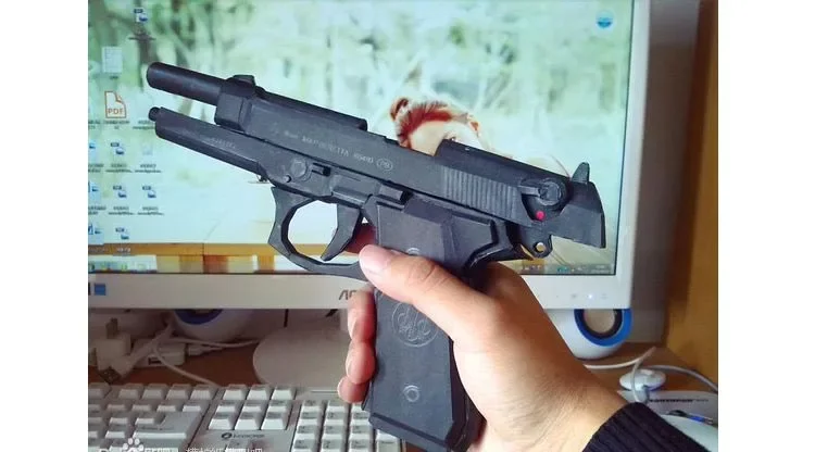 1 : 1 CS M92F 3D Paper Model Gun Pistol Handmade Toy