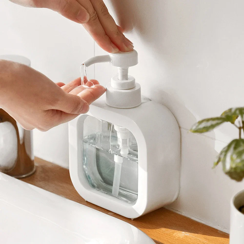 

A large-capacity soap dispenser bottle, transparent visible plastic press bottle, suitable for travel, kitchen, bathroom Pumps
