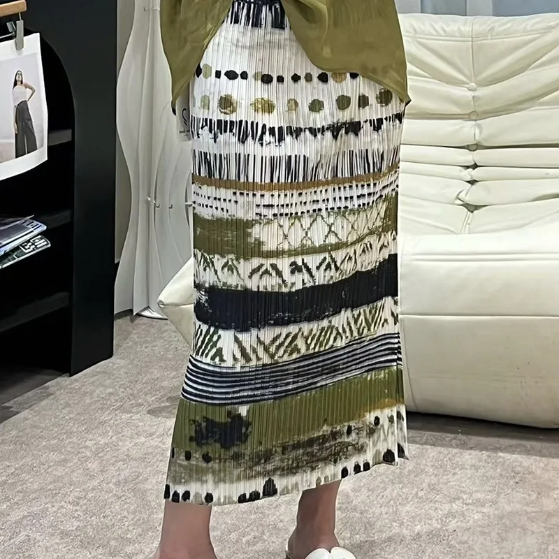  Pleated Skirt 2026 Summer New Beach Vacation Style Printed Artistic Fashion Casual Draped Slit Skirt Women's Clothing