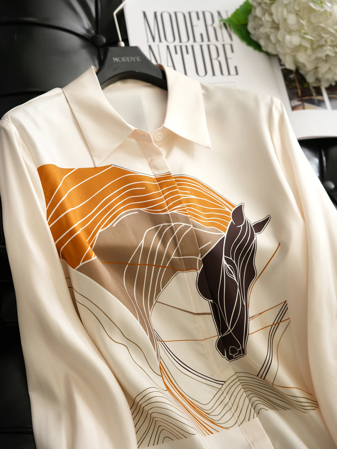 

Ele Silk Long Sve irt Print Design Original Design Straight Cut Button Detail Spring Faion Ladies' Top