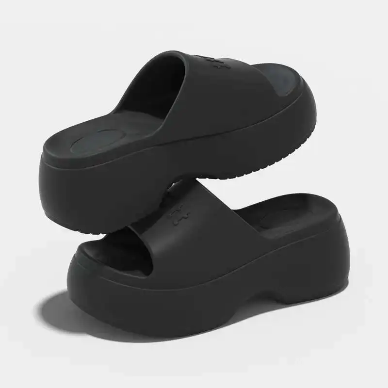 여성을위한 두꺼운 밑창 슬리퍼 봄과 여름 2025 야외 착용 슬리퍼를위한 새로운 안티 슬립 비치 스폰지 바닥 샌들