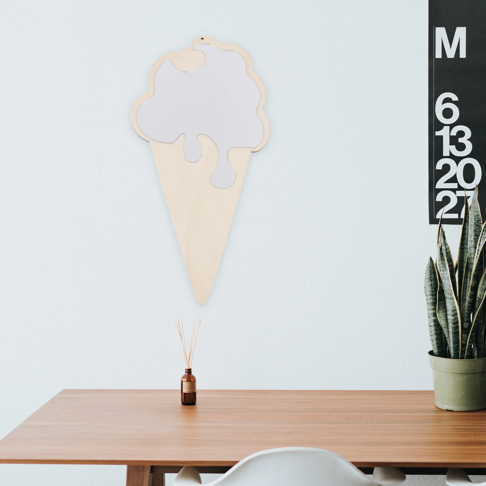 

1Pcs Creative Ice Cream Shaped Mirror Elegant Home Decor Clear Photo Prop Stylish Gift Decorative Mirror Photography Prop