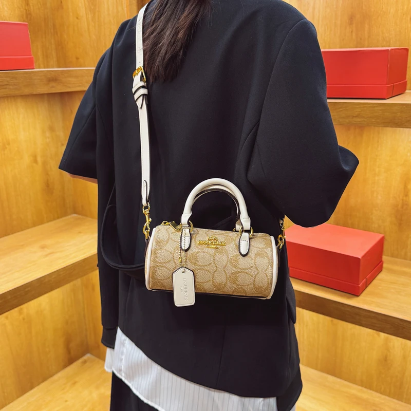 

Fashionable Trendy Luxury Diaper Bag A Large Capacity Simple Vintage Leather Tote For The Chic Stylish Woman