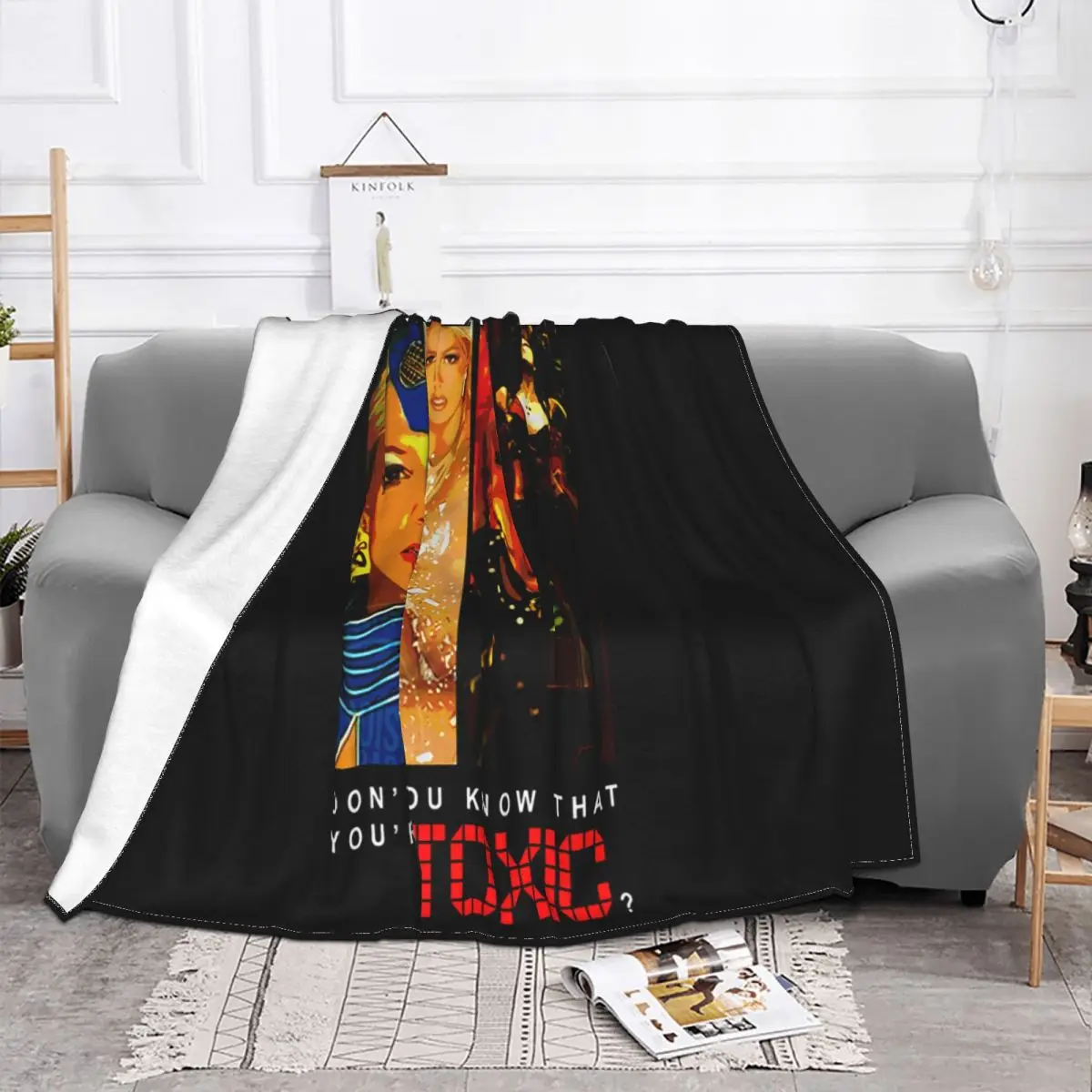 Britney Toxic Unisex Iconic Outfits Promo 2003 Inspired Women Low Price Many Colors Throw Blanket