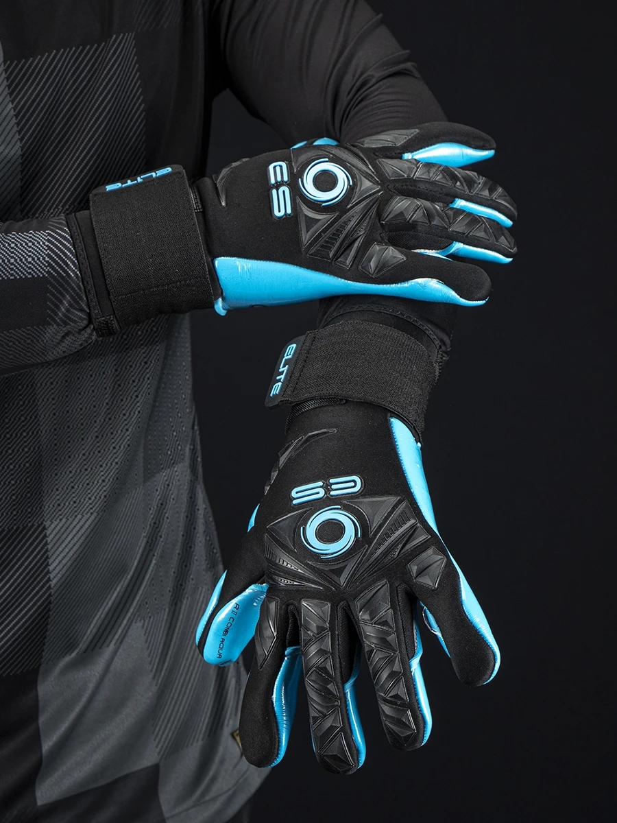 

Water Soft Goalkeeper Gloves for Rainy Days All Weather Superstar Courtois Chinese Super League Fooall Keeper Hauit