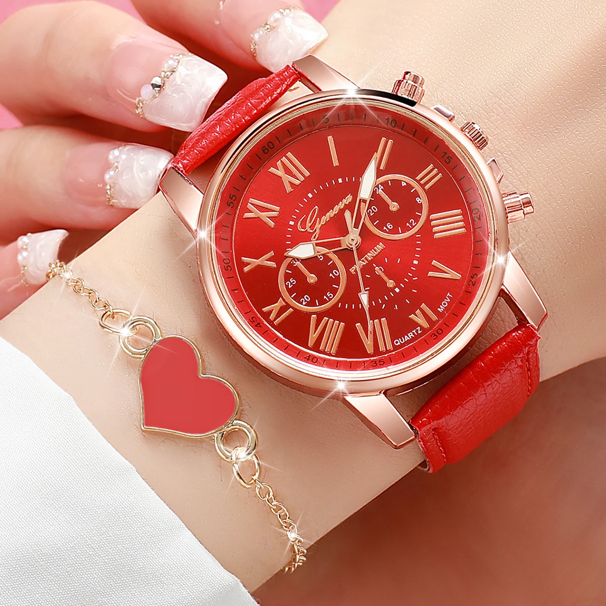 4PCS Fashion Women Watches Simple Roma Dial Quartz Watch Ladies Leather Band Wristwatches Heart Bracelets Set（Without Box）