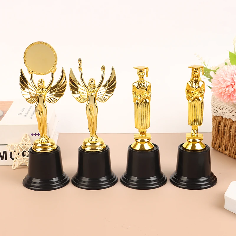 1Pcs Mini Plastic Male Female Doctoral Scholars Trophy Cup Prize Cup Early Educational Toys Reading Learning Award Gifts