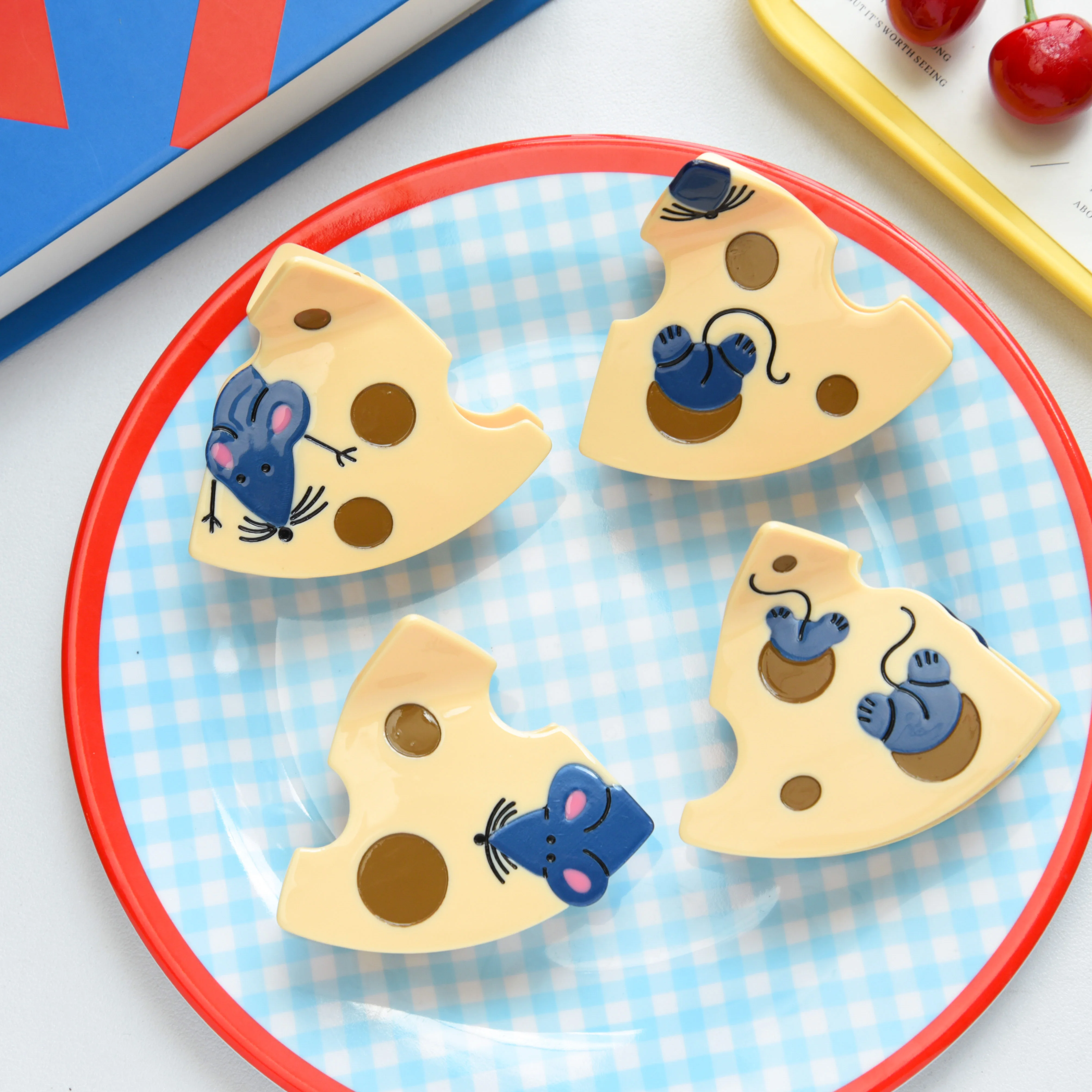 

Зажим для волос Muweordy Fun Cheese Claw, мультяшная мышь, треугольная форма, зажимы для волос, модная заколка для волос в виде краба, аксессуары для волос для женщин и девочек