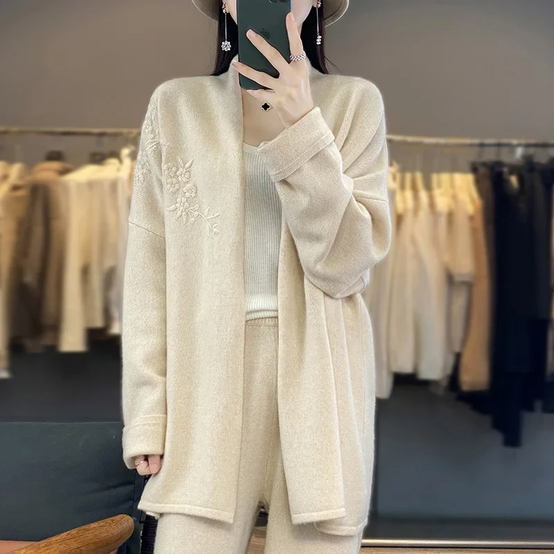 Ladies hand-embroidered cashmere cardigan long sleeve V-neck lapel knitted sweater comfortable loose windbreaker