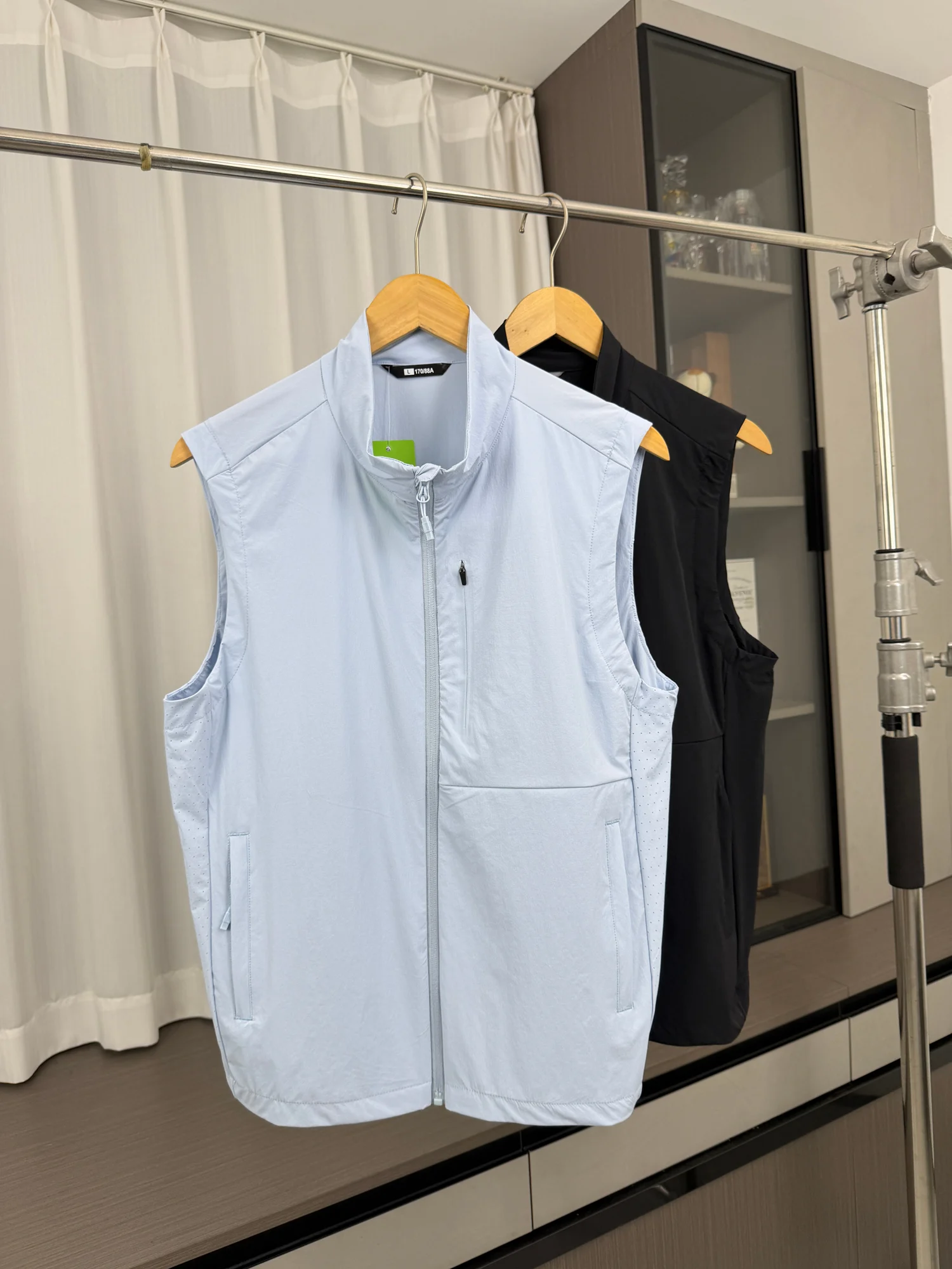 Outdoor Men's Quick Dry Laser Perforated Breathable Cooling Summer Vest Stand Collar Zipper Casual Style Comfortable Top