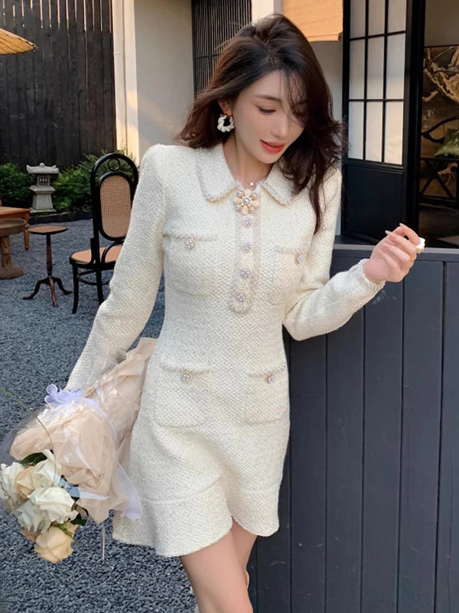 

Нежное трикотажное платье в стиле преппи с длинными рукавами и пуговицами, с твидовой внутренней юбкой из полиэстера с высокой талией