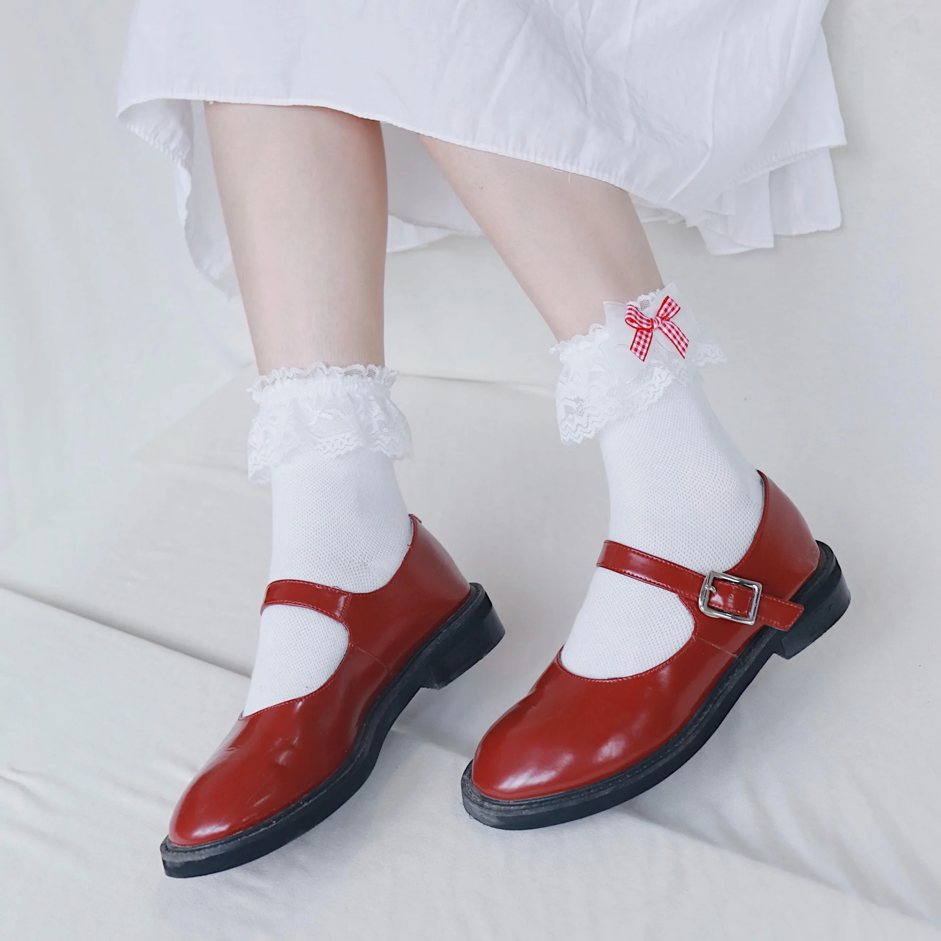 Japońskie Anime Cosplay czarne białe bawełniane skarpeta w stylu Casual Lolita księżniczka krótkie skarpetki dziewczyny opaska dziecięca węzeł kwiat