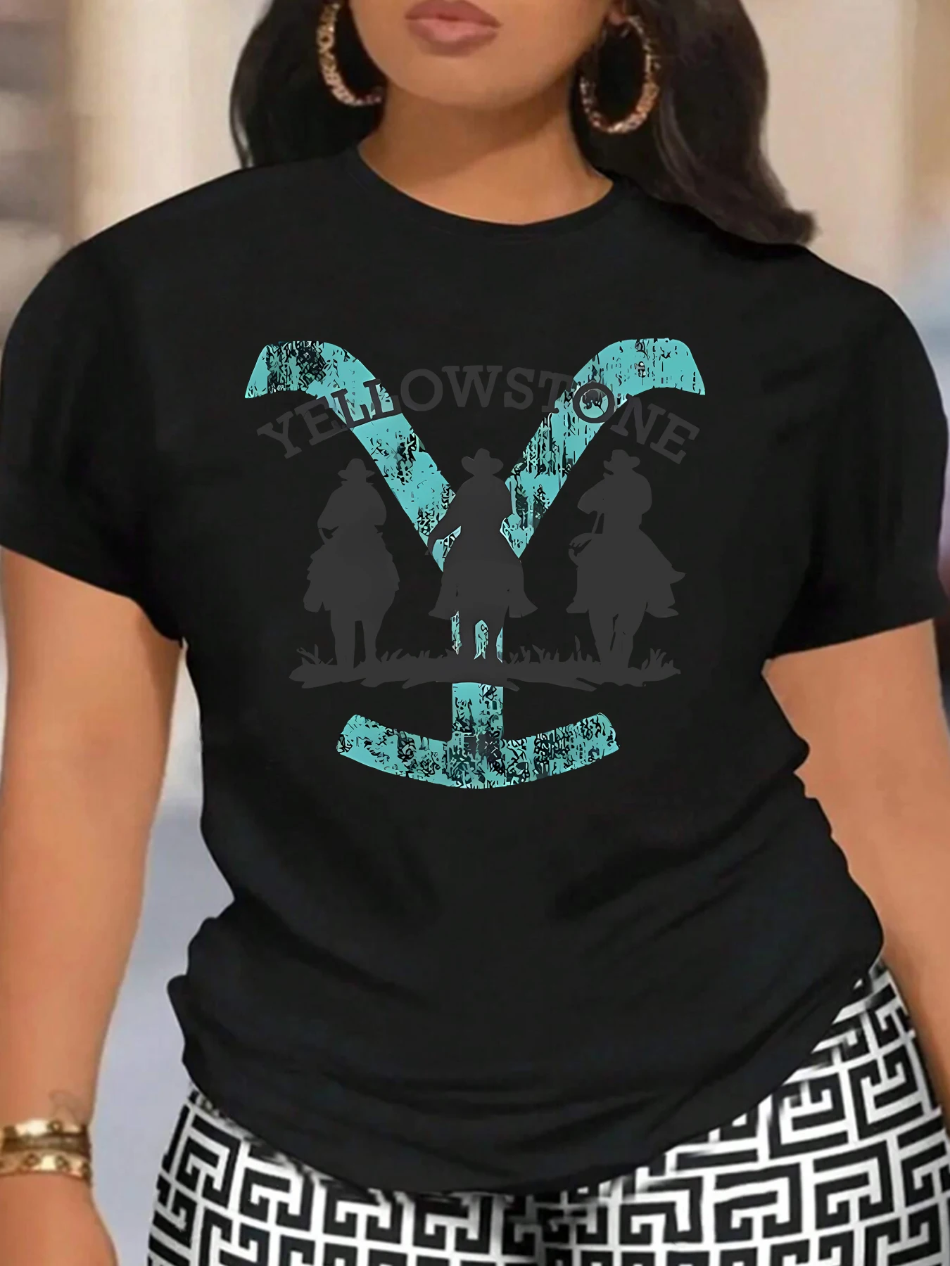 

YELLOWSTONE letters and three cowboys riding a horse silhouette pattern ladies short-sleeved T-shirt summer everyday wild top
