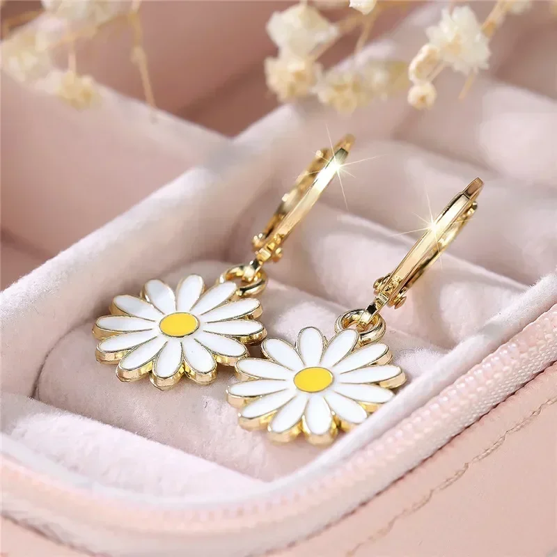 Delicacy Gold Color Daisy Sunflower Hoop Earring 귀걸이 Endless Hoops Dangle Simple Everyday Holiday Gift Bridesmaid Women Jewelry