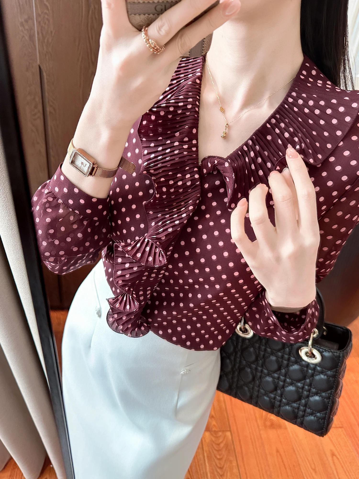 

Ele Red Polka Dot irt with Heavy Embellied Wood Ear Design Commute Sle Korean Version Slim Fit Long Sve V Ne