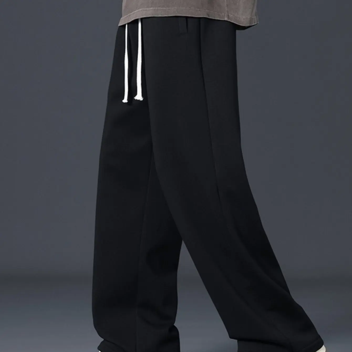 

New Autumn and Winter Men's Wide Leg Sweatpants with Straight Leg and Loose Fit Are Versatile for Both Sports and Leisure