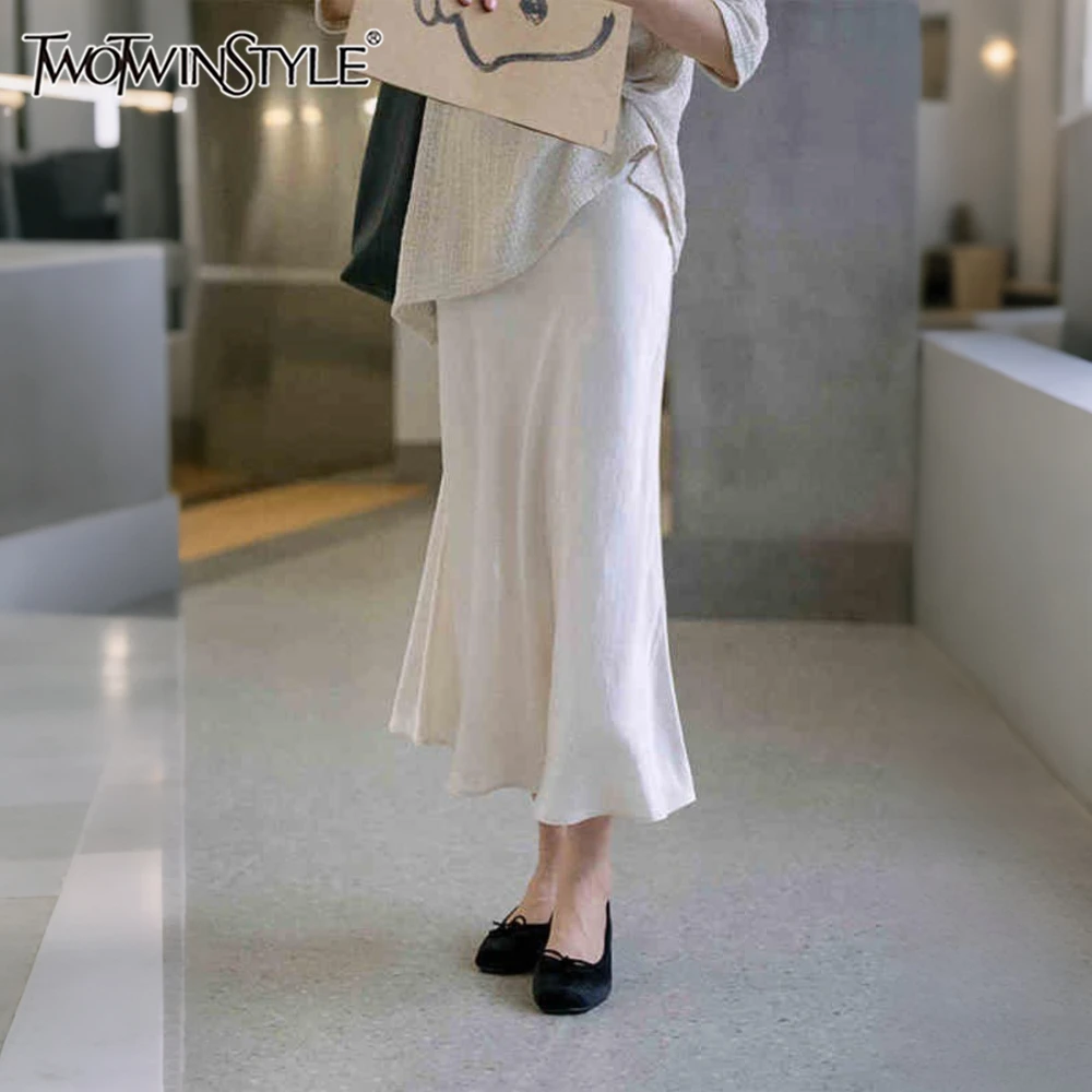 

TWOTWINSTYLE однотонная французская шикарная юбка со складками, женская свободная темпераментная элегантная женская юбка с высокой талией, осенняя новая мода