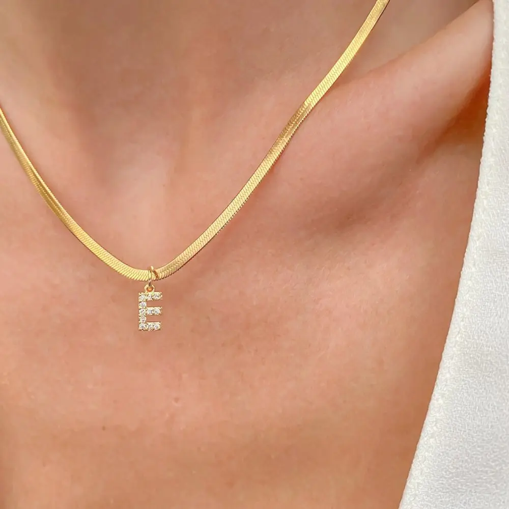女性用A-Z文字ペンダント付きミニネックレス,ジルコンcz,金メッキスネークチェーン,ステンレスジュエリー,ギフト