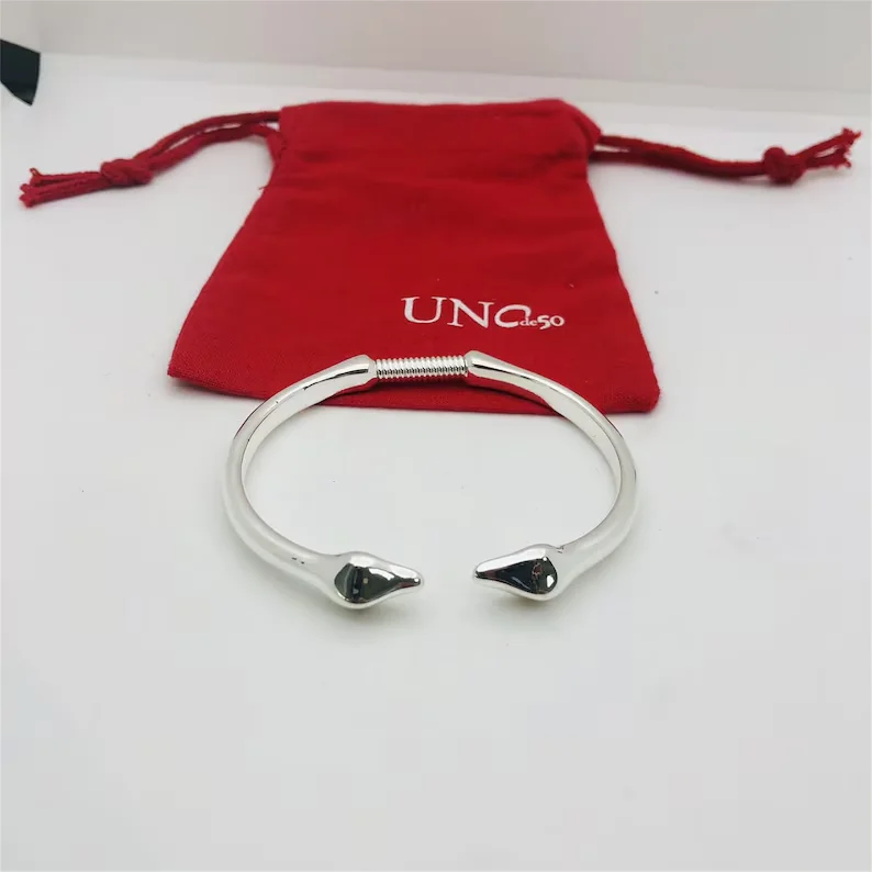 

2024 New UNOde50 Hot Selling Fashion and Exquisite Geometric Bracelet in Spain Women's Romantic Jewelry Gift Bag