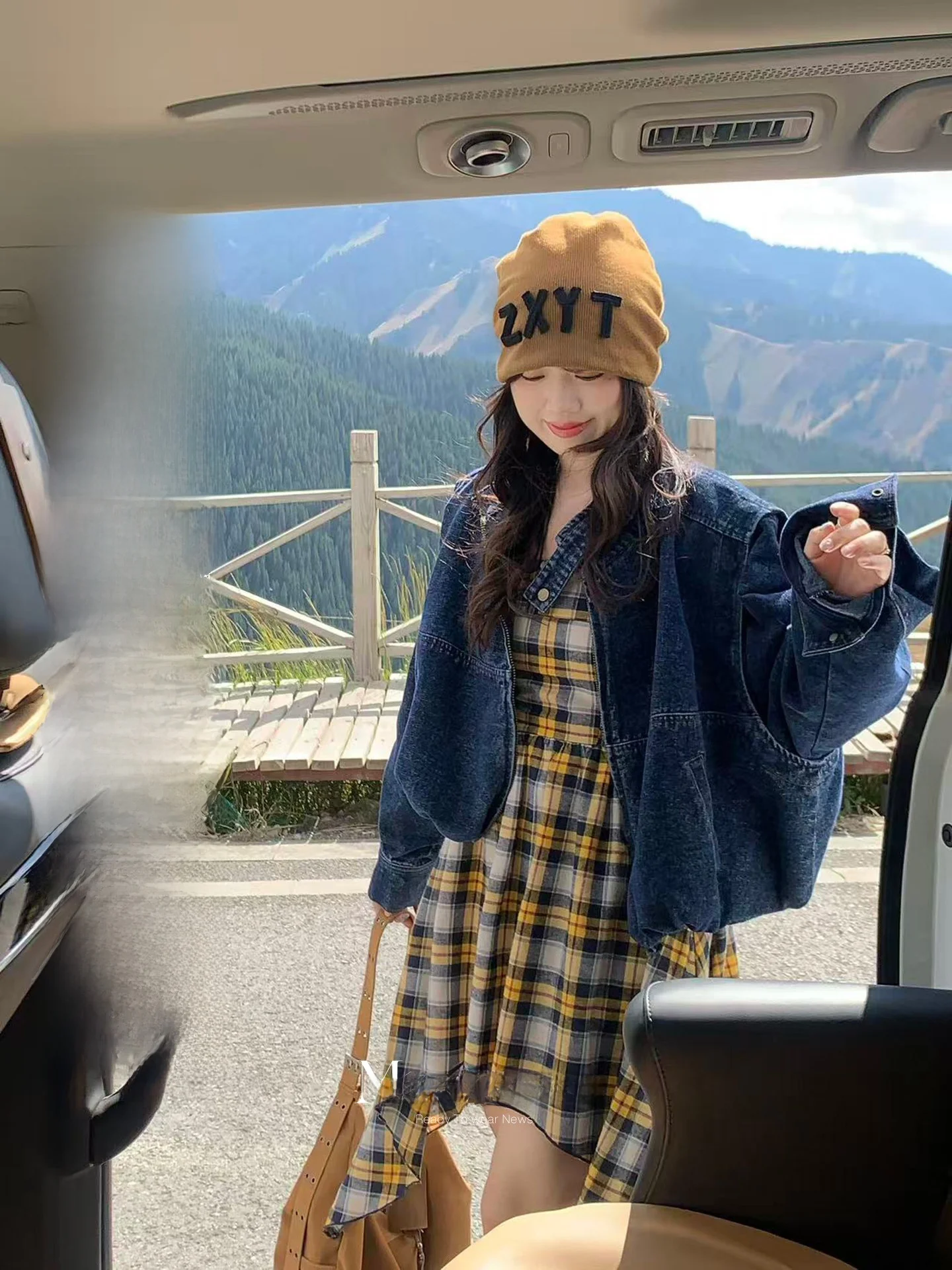 

Женская осенняя верхняя одежда Mimi: джинсовая куртка оверсайз свободного кроя в клетку, с отстегивающимся рукавом, двусторонняя, винтажный стиль