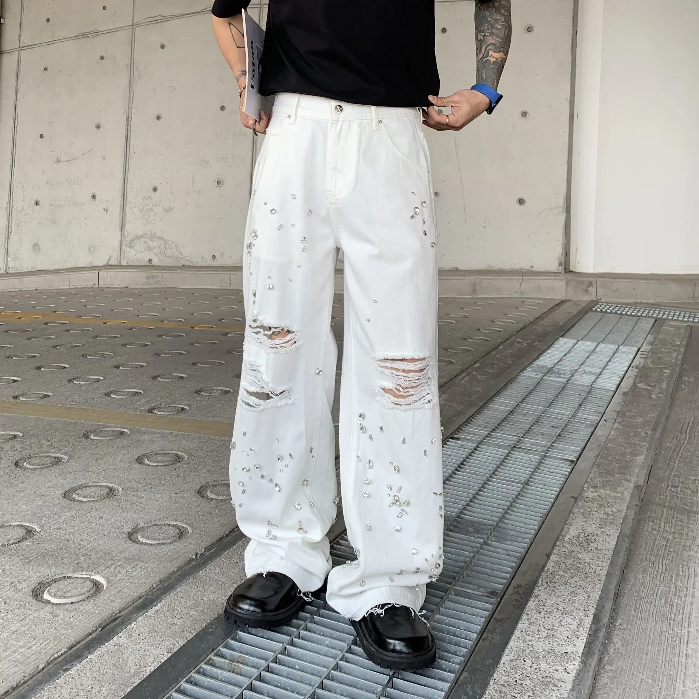 

Summer White Torn Jeans Men Broken Holes On Knees Baggy Fit Denim Bottoms European Male Crystal Pants