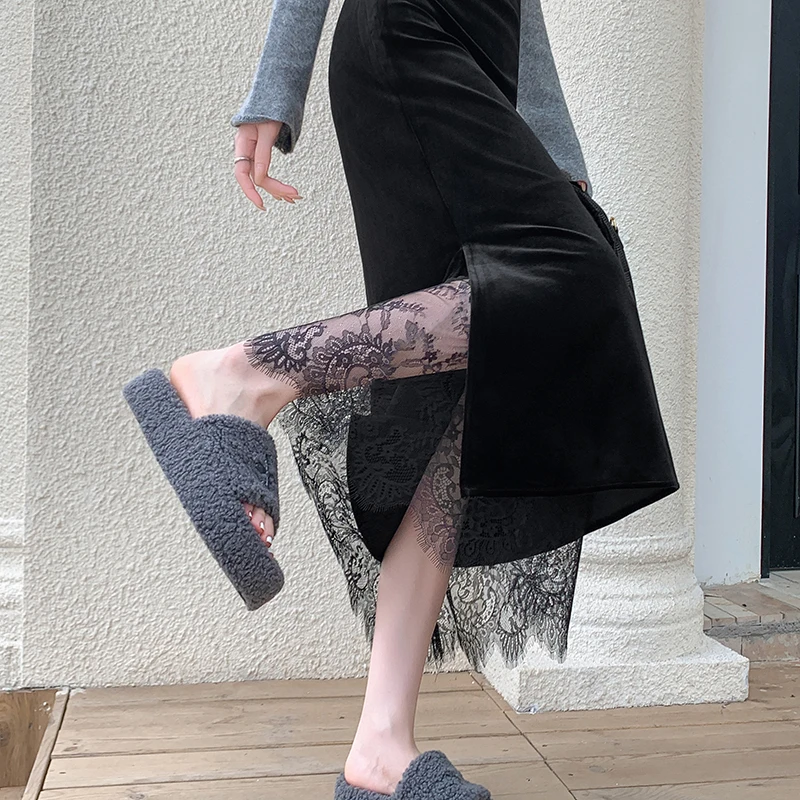 

Black Velvet Bodycon Midi Skirt for Women with Vintage Lace Trim, Elegant Retro Pencil Skirt for Autumn Winter