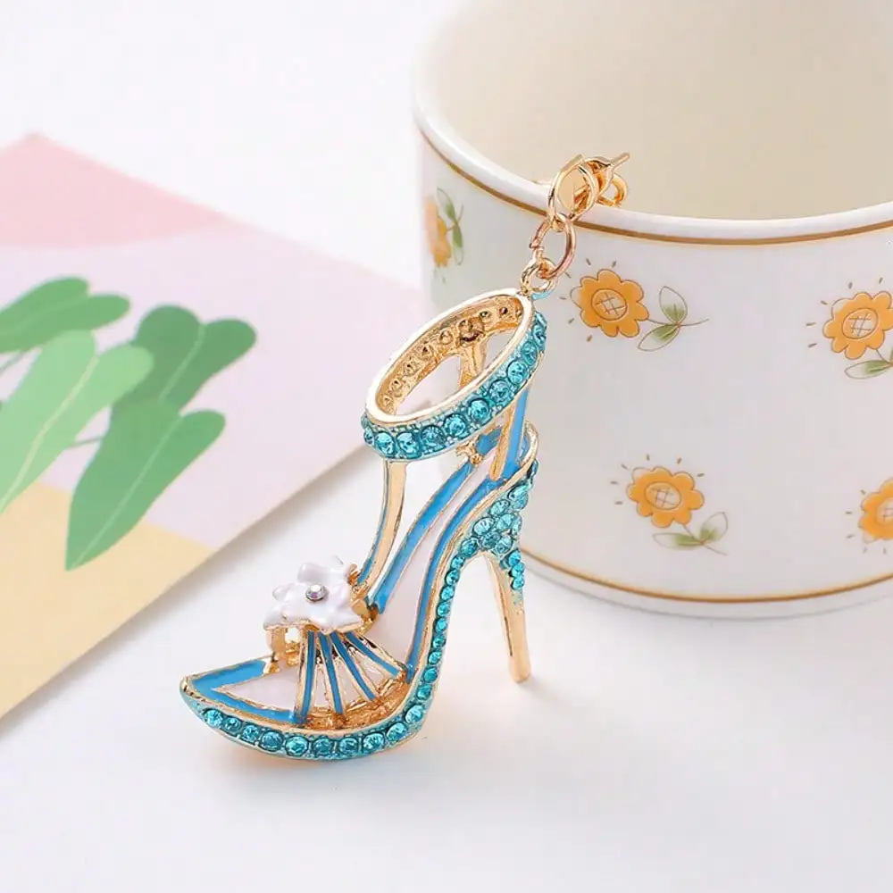 Luxuriöser Kreativer High-Heels-Schlüsselanhänger mit Strass-Metallanhänger, Schuh-Schlüsselanhänger als Kleines Geschenk – Detail 1