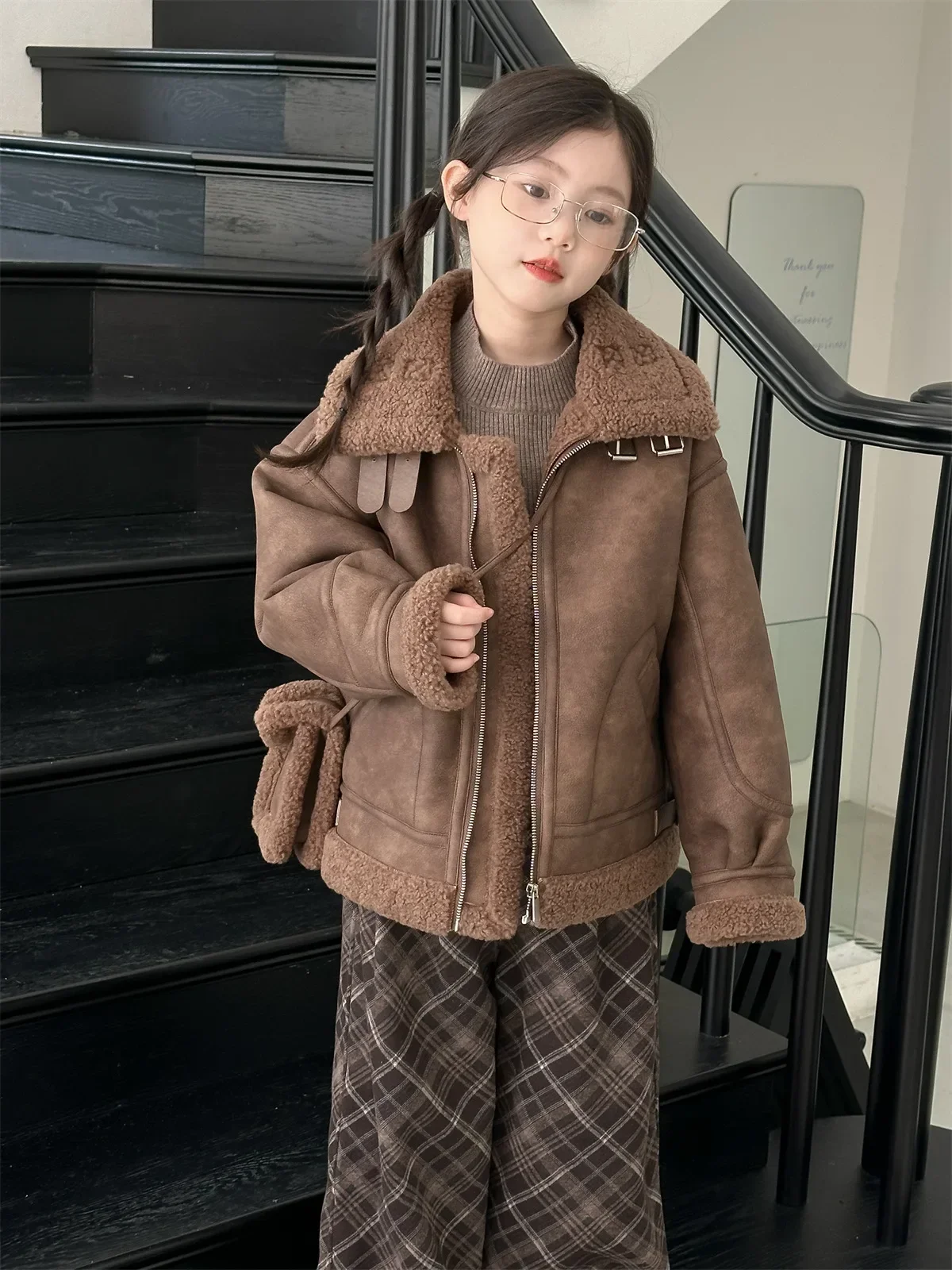 

Integrated Winter Lamb Fleece CoatGirls' Coat 2024 New Edition Children's Plush Thickened Winter Coat with Fur and Wool
