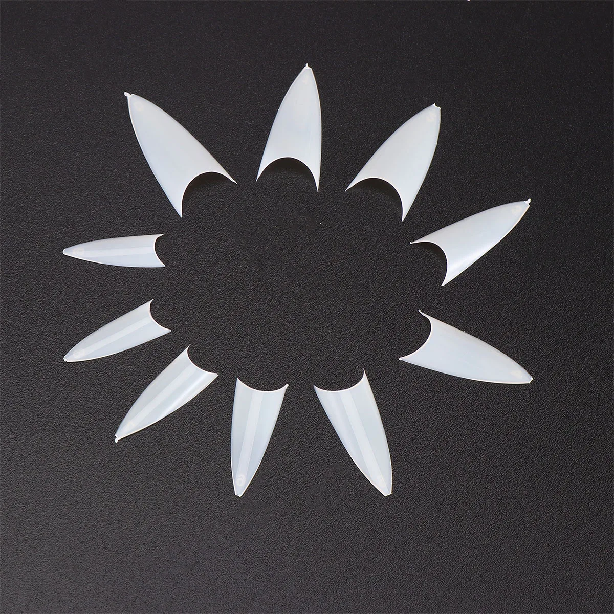 

500Pcs Manicure Fake Nails Plastic Pointed Tips DIY Nail Art Supplies for Women Girls White Holiday Fake Nails