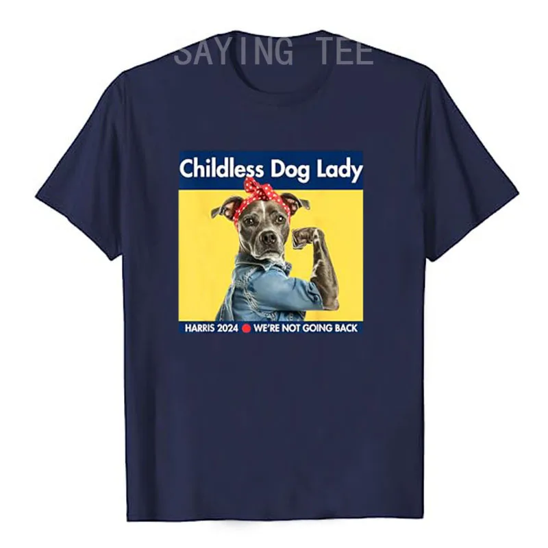 Childless Dog Lady sta votando Kamala Election Usa 2024 t-shirt moda donna Dog Lover Graphic Outfits Pro Harris Campaign Tees