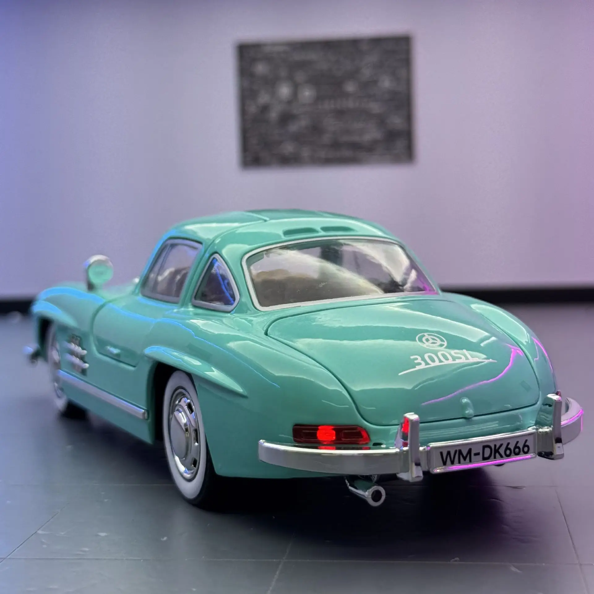 Modelo de coche clásico de simulación 1:22 300SL, vehículo de juguete extraíble con sonido y luz para niños, regalo para niños, adornos de coche en miniatura