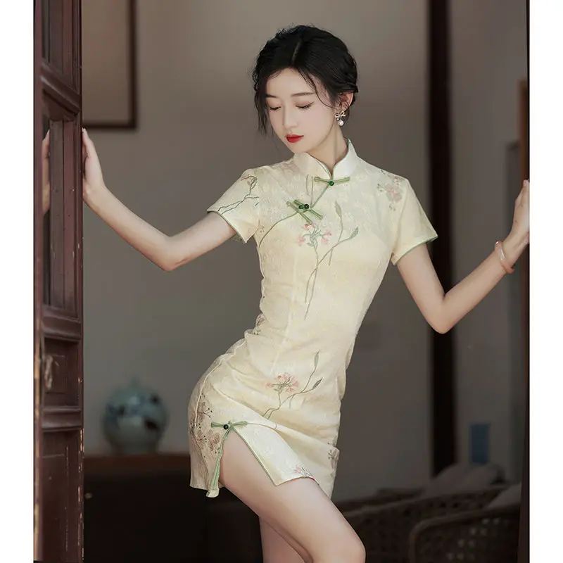 

Cheongsam 2022 New Improved Female Summer Young Girl Elegant Short Style Chinese Fresh Simple Elegant Green Qipao Dress