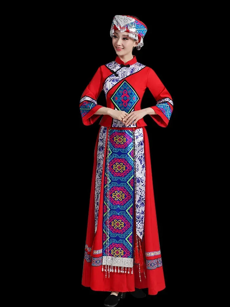 Xiangxi volwassen lange sieraden Miao en Yi prestatiekostuum danskostuum 3-delige set