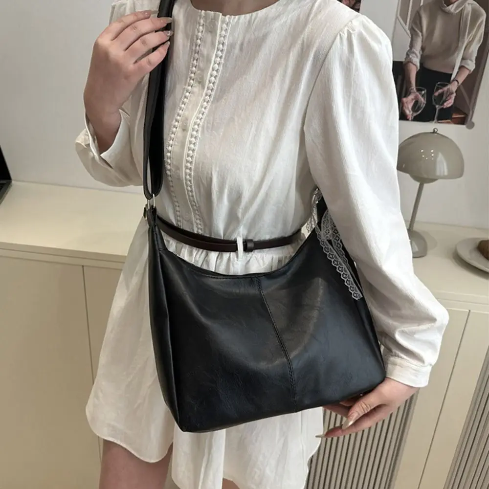 

Simple Vintage Shoulder Bag PU Leather Solid Color Cross Body Bag High-Capacity Commuting Tote Bag for Women