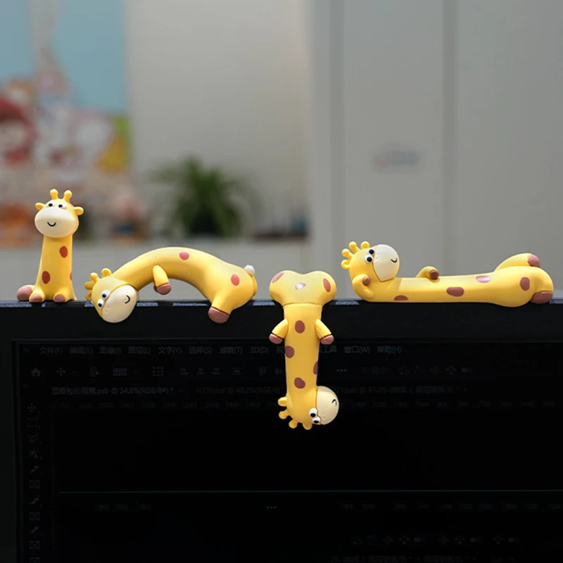 *Rubber Giraffe Ornament Groove Pasted Giraffe Figurines Cartoon Giraffe Model Car Decoration Computer Screen Display Ornament