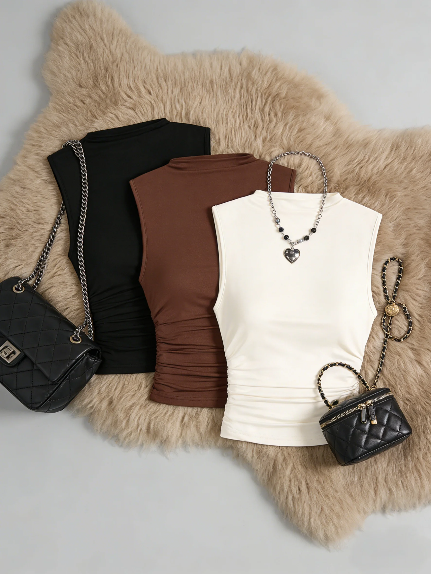 3-teiliges Damen-Set: Ärmelloses Tanktop mit Stehkragen, seitlich gerafft, schmal geschnitten, einfarbig, in Rot, Weiß, Schwarz, Basic Casual Camisole Weste – Detail 1