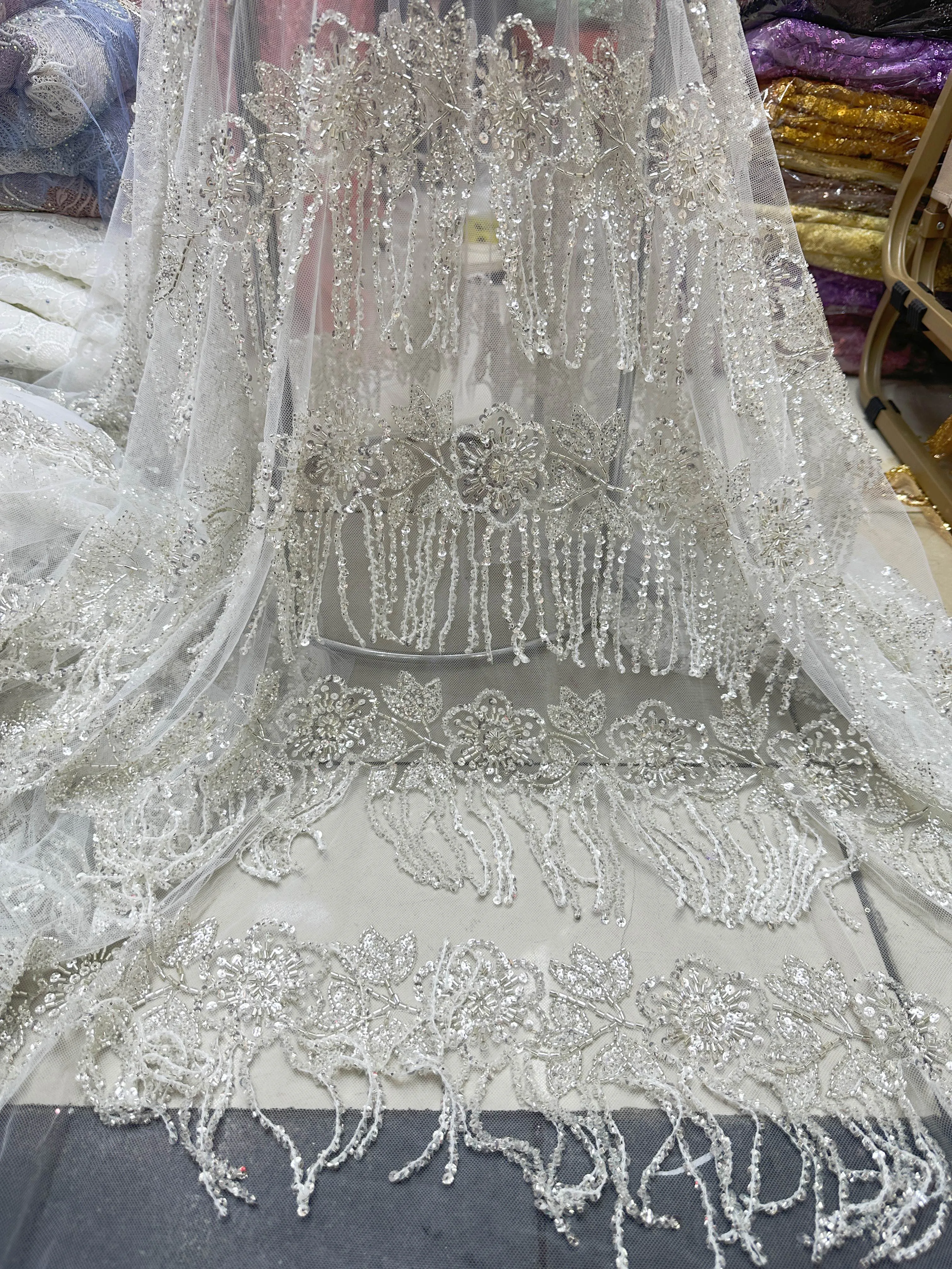 Tela de encaje de lentejuelas africanas, bordado 3D de alta calidad, cuentas de flores francesas, encaje de red Nigeriano para vestido de fiesta de boda, lo último de 2024