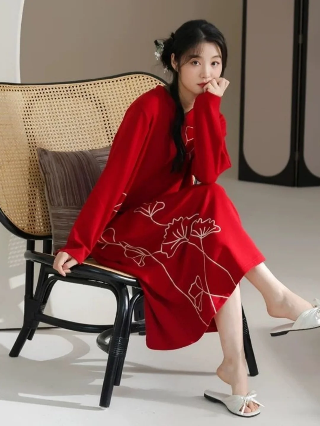 

Loose Fit Floral Print V-Neck Long Sleeve Sleepwear Comfortable Home Clothes plus Size 2300 Pounds Autumn New Chinese Style