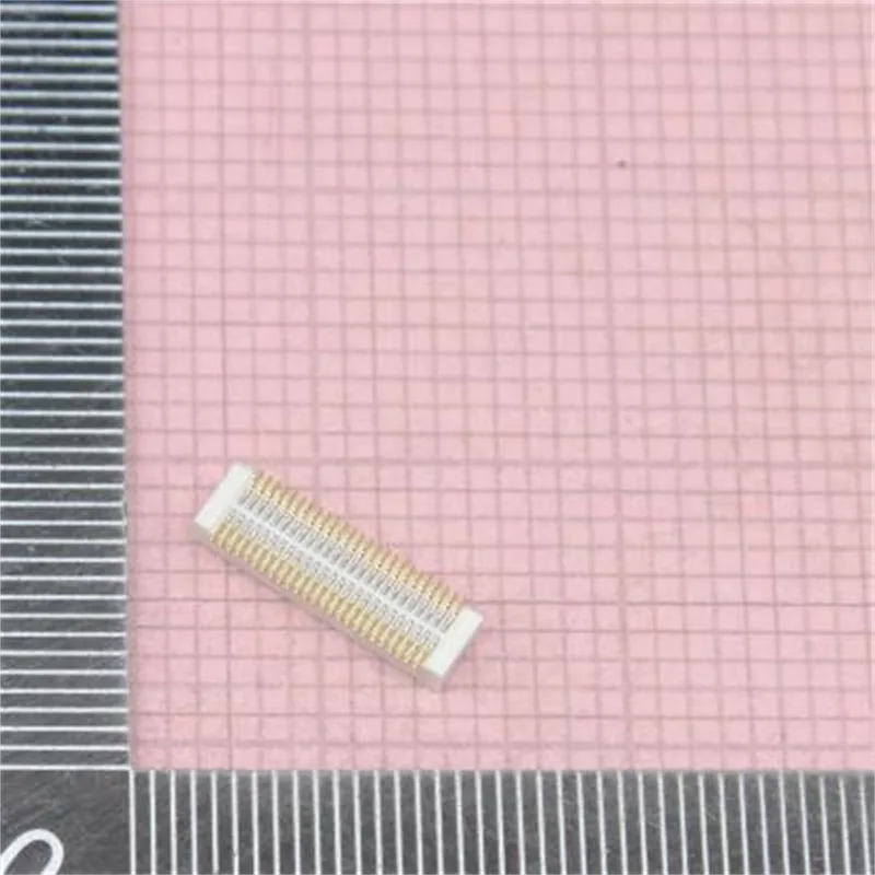 1Pcs/Lot   DF12E(3.0)-50DP-0.5V(81)  HIROSE   Header, outer shrouded contacts 500μ m 2 50pin3mm 2.3mm 203nm gold SMD, p = 0.5mm