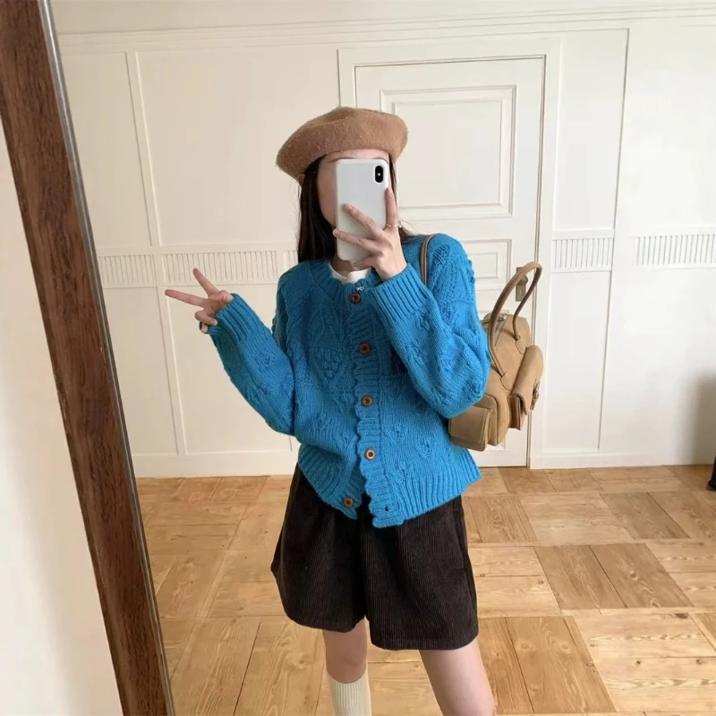 2026 Autumn New Retro Three Dimensional Rose Lace Solid Color Sweater Coat for Women