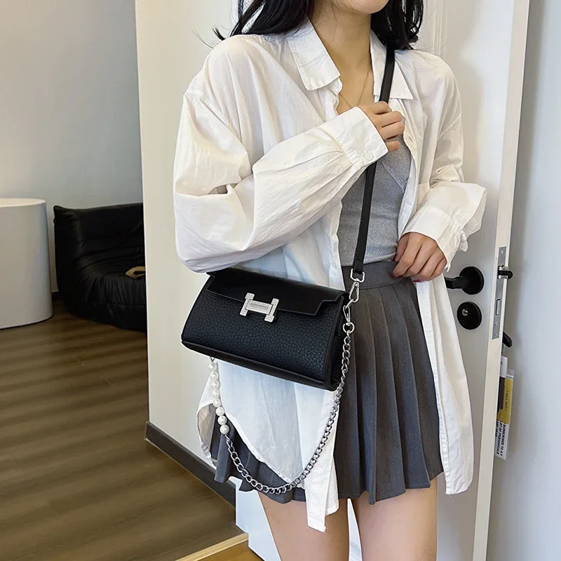 

Elegant Leather Tote Bag - High-End Casual Crossbody Shopper In Solid Color With Paris Fashion Flair