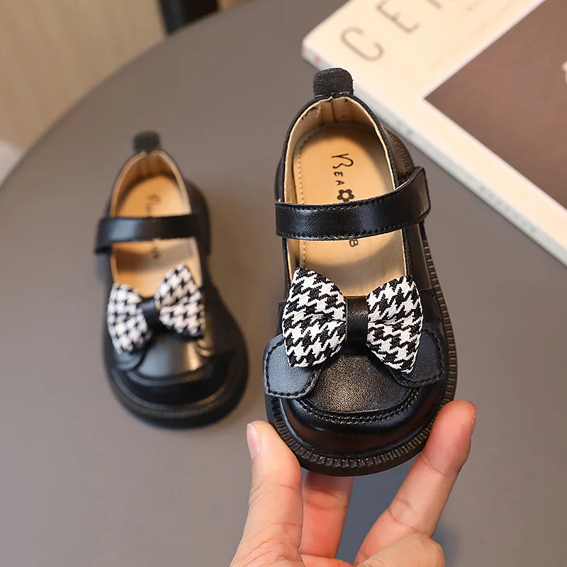 2023 Baby Girls Leather Shoes Spring and Autumn Soft Bottom Princess Simple Casual Versatile Kids Fashion Baby First Walker Shoe