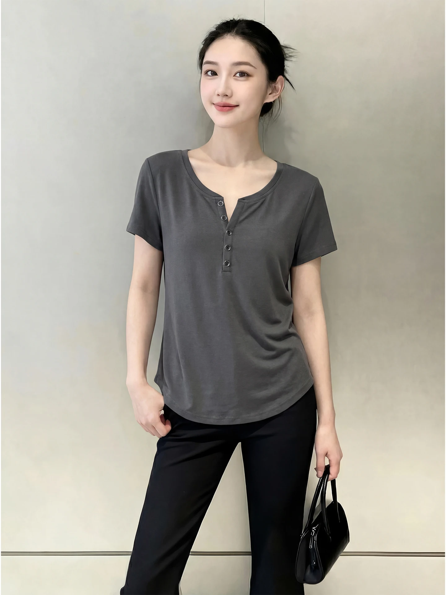 

Spring 2026 plus Size Women's Slim Fit ort Sve T-irt with Decorative Buttons French Sle Henry Collar Casual Top